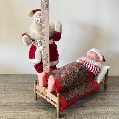 LOT 186L: Vintage 1960s Pale Santa & Sleeping Animated Musical Santa