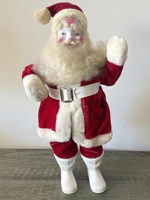 LOT 186L: Vintage 1960s Pale Santa & Sleeping Animated Musical Santa