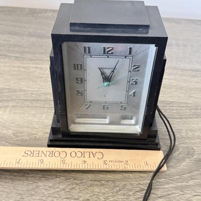 LOT 189K: Vintage Art Deco Hammond Gregory Sky Scraper Electric Desk Calendar Clock