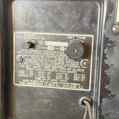 LOT 189K: Vintage Art Deco Hammond Gregory Sky Scraper Electric Desk Calendar Clock