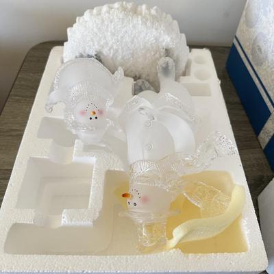 LOT 192L: Boxed Christmas Decor: Vintage Bubble Santa, Willie Winter & Glass Snowmen