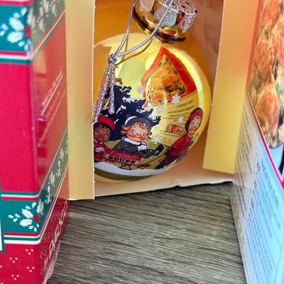 LOT 193L: Collection of Campbell's Soup Christmas Tree Ornaments w/ Vintage Tomato Soup Label Print Mugs