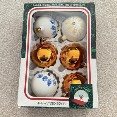 LOT 195L: Vintage & Modern Christmas Ornaments in Boxes