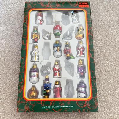 LOT 195L: Vintage & Modern Christmas Ornaments in Boxes