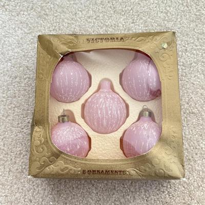 LOT 195L: Vintage & Modern Christmas Ornaments in Boxes