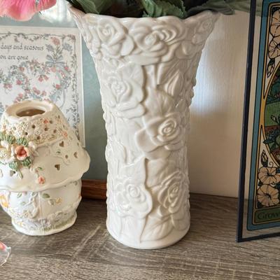 LOT 196H: Lenox Rose Vase, 1978 Yorkraft Robert Browning Quote Stained Glass, Musical Glass Hummingbird & More