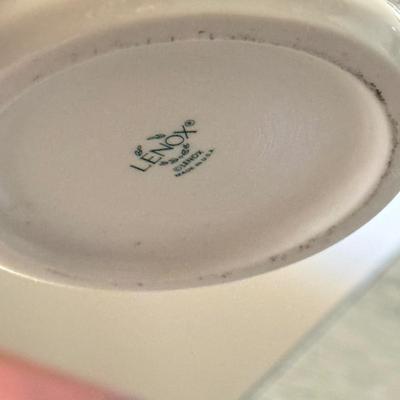 LOT 196H: Lenox Rose Vase, 1978 Yorkraft Robert Browning Quote Stained Glass, Musical Glass Hummingbird & More