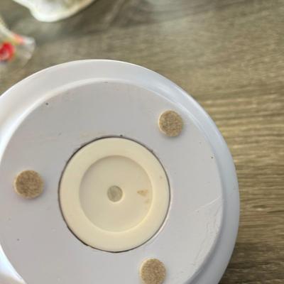 LOT 196H: Lenox Rose Vase, 1978 Yorkraft Robert Browning Quote Stained Glass, Musical Glass Hummingbird & More