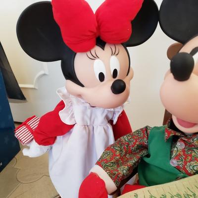 LOT 203D: Mickey & Minnie Holiday Animation in Box & Mickey Mouse Brass Band