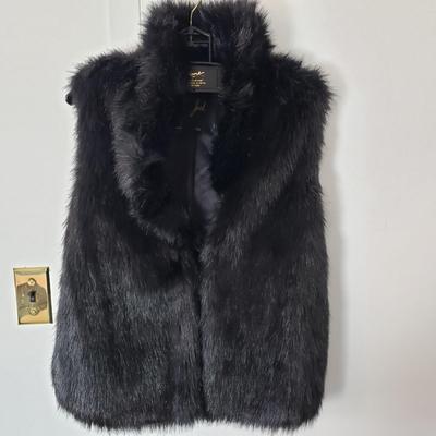 LOT 204Y: Faux Fur Jacket & Vest Size L