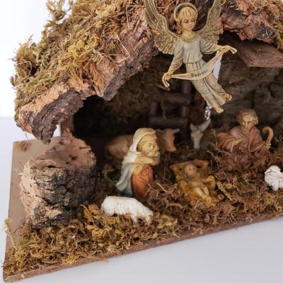 LOT 206F: Vintage Nativity Display Made in Italy