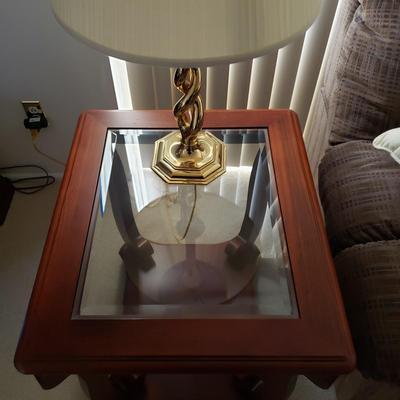 LOT 211L: Pair of Matching End Tables & Brass Lamps