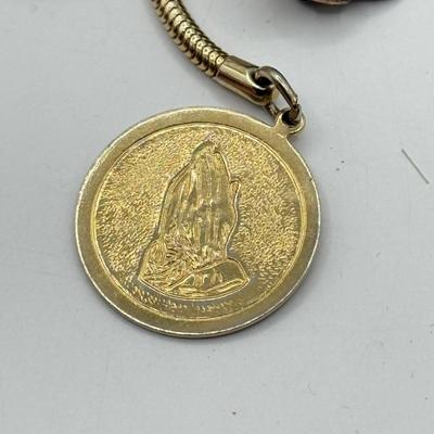 LOT 215J: Pins, Brooches, Rings: Hallmark Cat Witch Halloween Pin, Trifari Pin, Turtle Scatter Pins & More