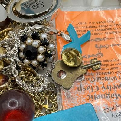 LOT 217J: Misc Craft / Repair Jewelry Lot