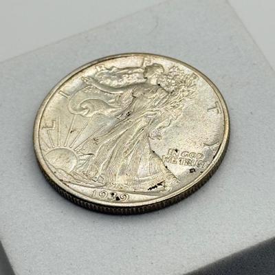 LOT 222C: 90% Silver 1939 Walking Liberty Half Dollar US 50 Cent Coin (12.5g)