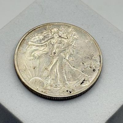 LOT 222C: 90% Silver 1939 Walking Liberty Half Dollar US 50 Cent Coin (12.5g)