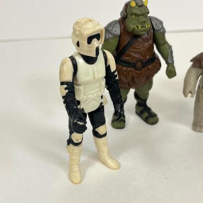 LOT 49: Vintage Star Wars Figures - Return of the Jedi