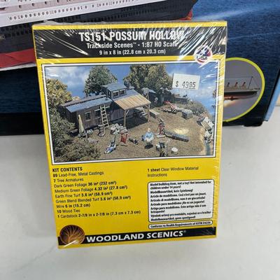 LOT 61: Building Toys and Models