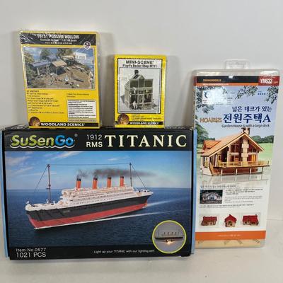 LOT 61: Building Toys and Models