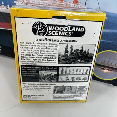 LOT 61: Building Toys and Models