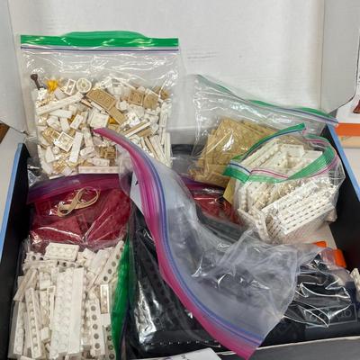 LOT 61: Building Toys and Models