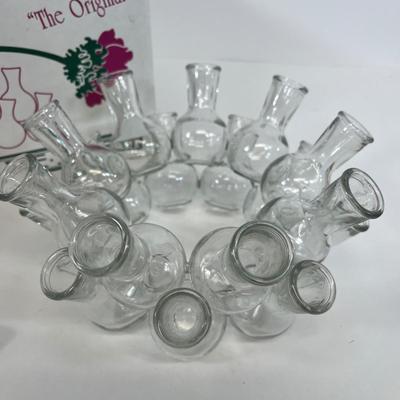 LOT 69: Two-Piece Glass Floral Design Bouquet Builder