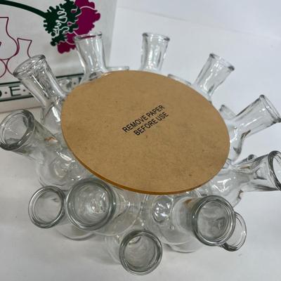 LOT 69: Two-Piece Glass Floral Design Bouquet Builder