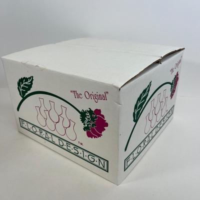 LOT 69: Two-Piece Glass Floral Design Bouquet Builder