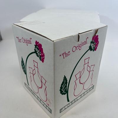 LOT 69: Two-Piece Glass Floral Design Bouquet Builder