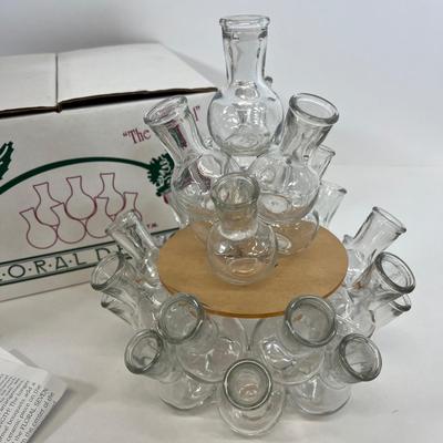 LOT 69: Two-Piece Glass Floral Design Bouquet Builder