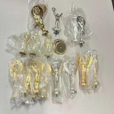 LOT 71: Assorted Trophy Components