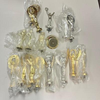 LOT 71: Assorted Trophy Components