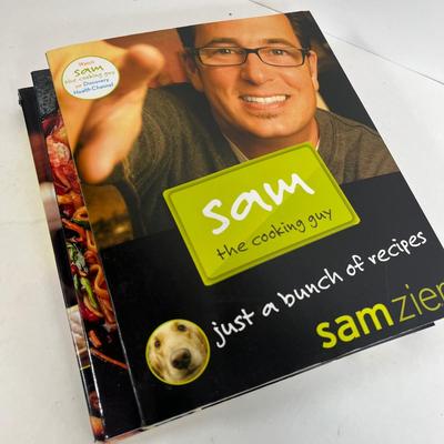 LOT 72: Kitchen Collection - Gadgets and Cookbooks