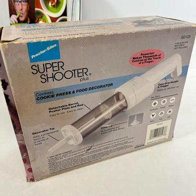 LOT 72: Kitchen Collection - Gadgets and Cookbooks