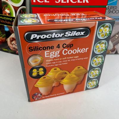 LOT 72: Kitchen Collection - Gadgets and Cookbooks