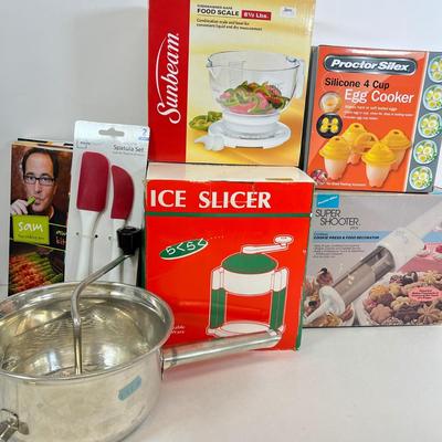 LOT 72: Kitchen Collection - Gadgets and Cookbooks