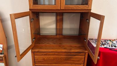 LOVELY 3 PIECE OAK DISPLAY AND STORAGE CABINET THAT OPENS FROM FRONT AND BACK WITH GLASS SHELVES