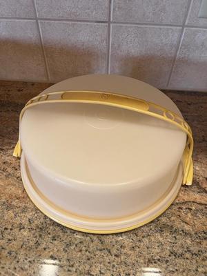 TUPPERWARE TRAVELING CAKE TOTE, SERIAL CONTAINER WITH HANDLE, AND A NICE SIZED RUBBRRMAID CONTAINER