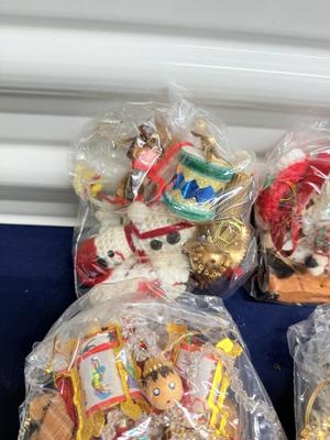 Vintage Holiday ornaments & decorations Lot 1