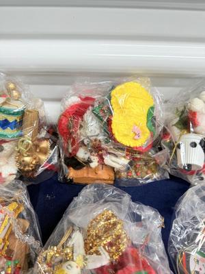 Vintage Holiday ornaments & decorations Lot 1