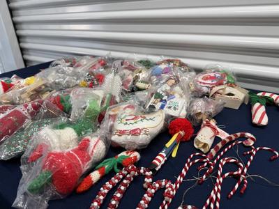 Vintage Christmas Ornaments & Decorations - Lot 4