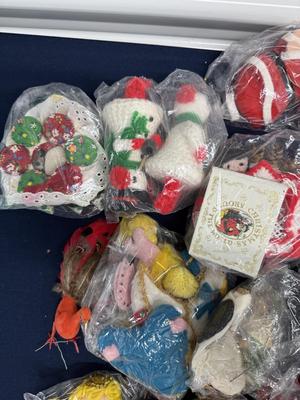 Vintage Christmas Ornaments & Decorations - Lot 4