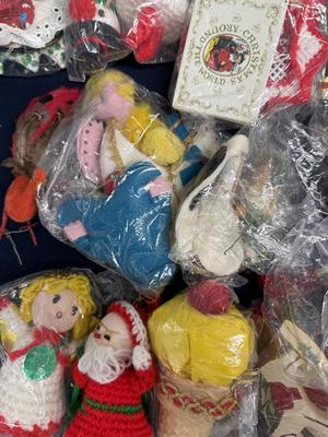 Vintage Christmas Ornaments & Decorations - Lot 4