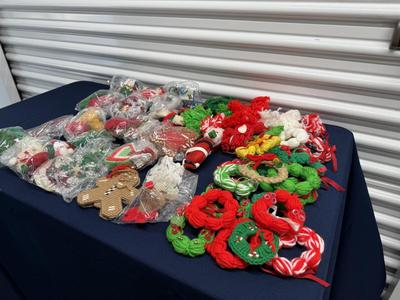 Vintage Christmas Ornaments & Decorations - Lot 5