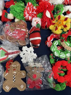 Vintage Christmas Ornaments & Decorations - Lot 5