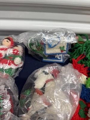 Vintage Christmas Ornaments & Decorations - Lot 5