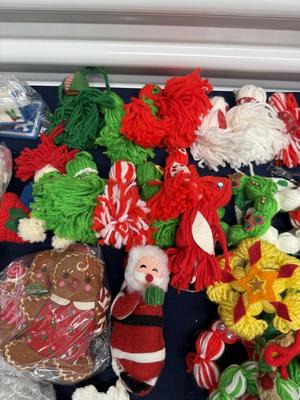 Vintage Christmas Ornaments & Decorations - Lot 5