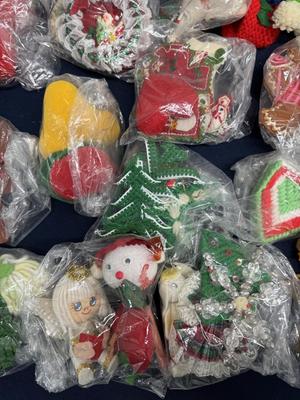 Vintage Christmas Ornaments & Decorations - Lot 5