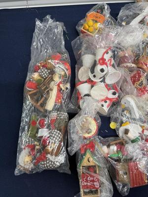 Vintage Christmas ornaments & decorations - Lot 6