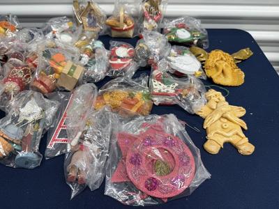 Vintage Christmas ornaments & decorations - Lot 6